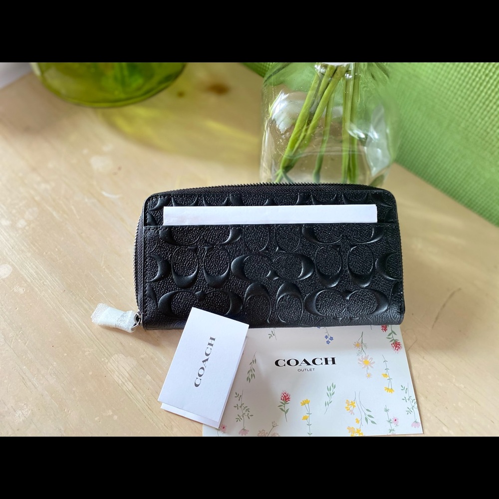 Accordion Wallet in (COACH) Signature Leather